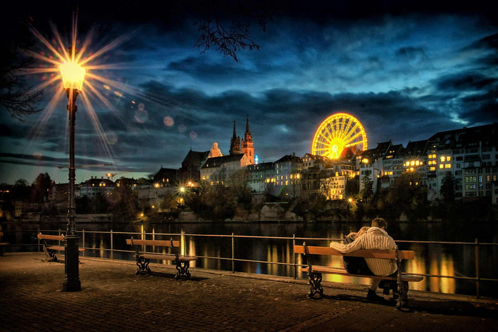 Am Rhein bei Basel im Herbst