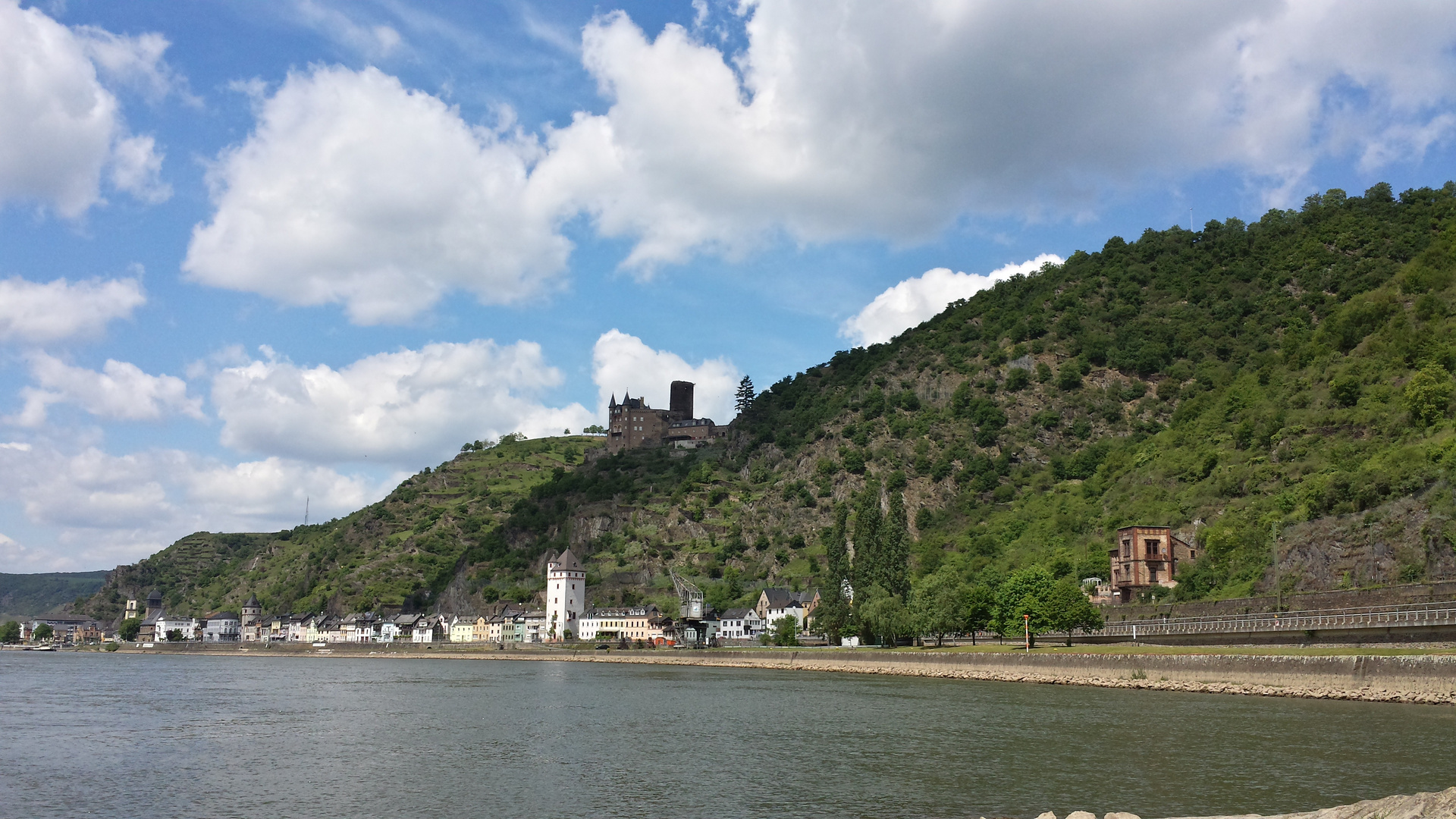 Am Rhein entlang Richtung Koblenz