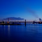 Am Rhein ist fein.... Duisburger Friedrich-Ebert-Brücke.