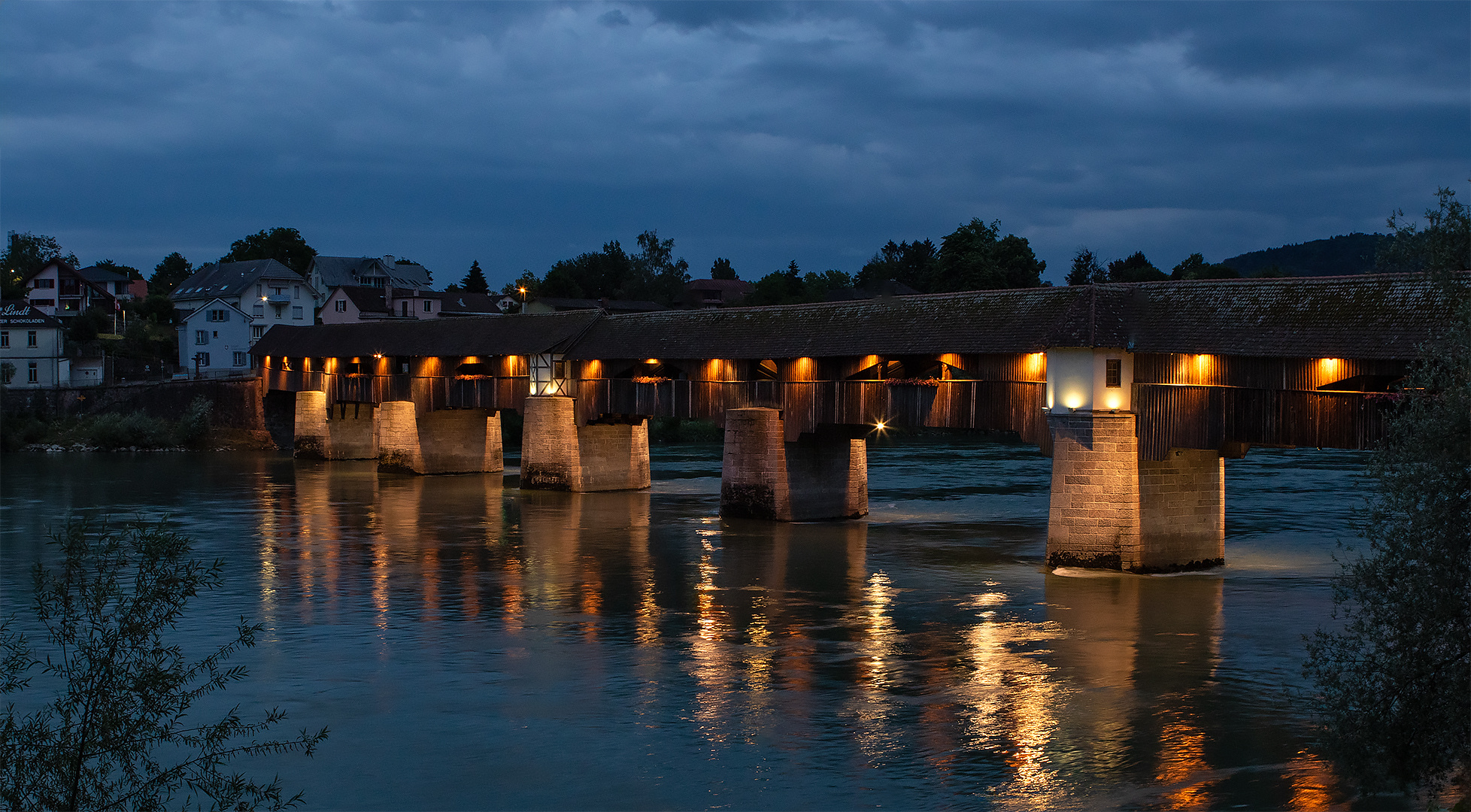 Am Rhein zur Blauen Stunde