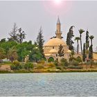 Am Salzsee von Larnaca liegt die Moschee Hala Sultan Tekke ...