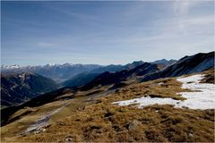 am Schlattacherjoch mit Blick ins Ratschings und bis Sterzing