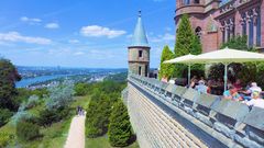 Am Schloss Drachenburg