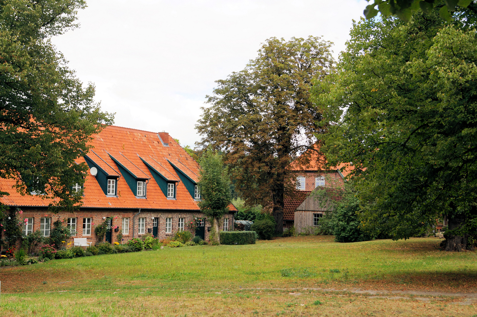 am Schloss Plüschow