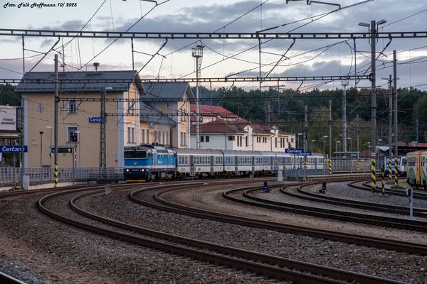 Am schönen Gebäude entlang