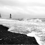 Am schwarz-weißen Strand von Reynisvjara (VI)