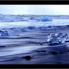 am schwarzen Strand beim Jökulsárlón