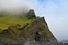 Am schwarzen Strand von Reynisfjara