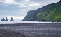 Am schwarzen Strand von Vik