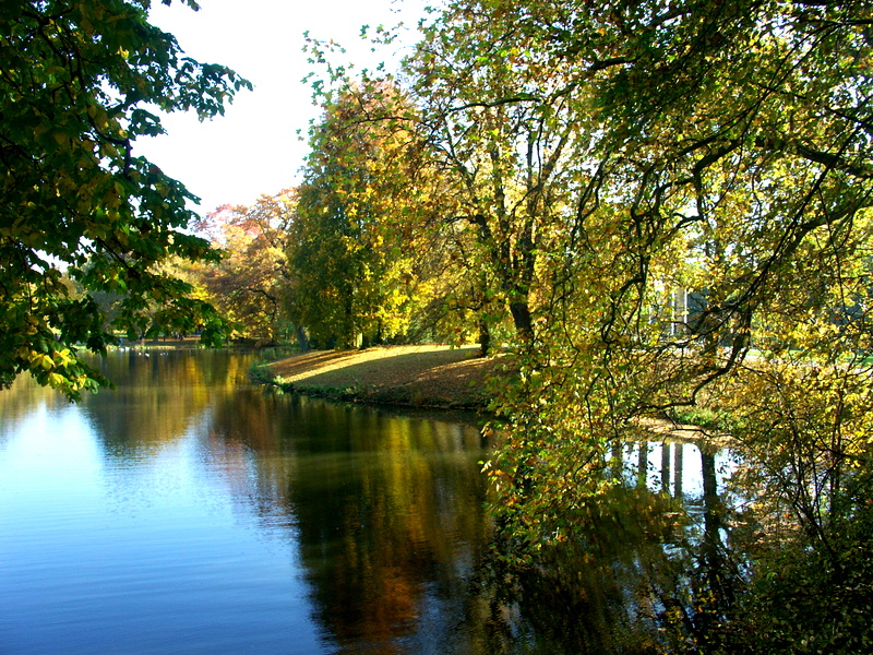 Am See in Herrnhausen