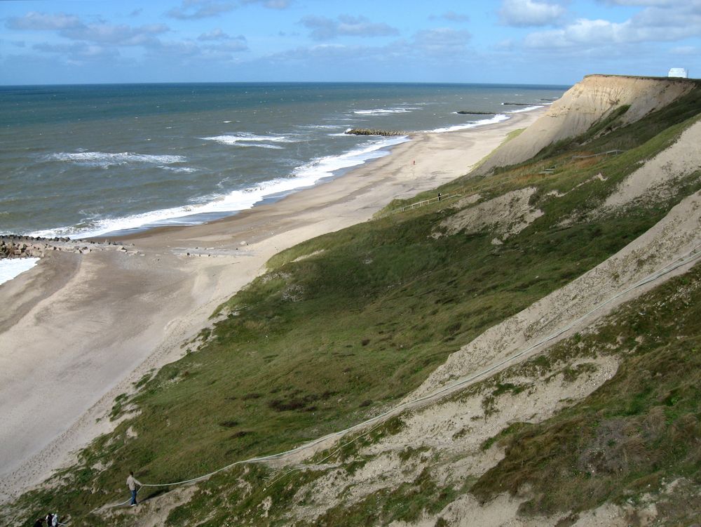 Am Seil die Dünen hoch...