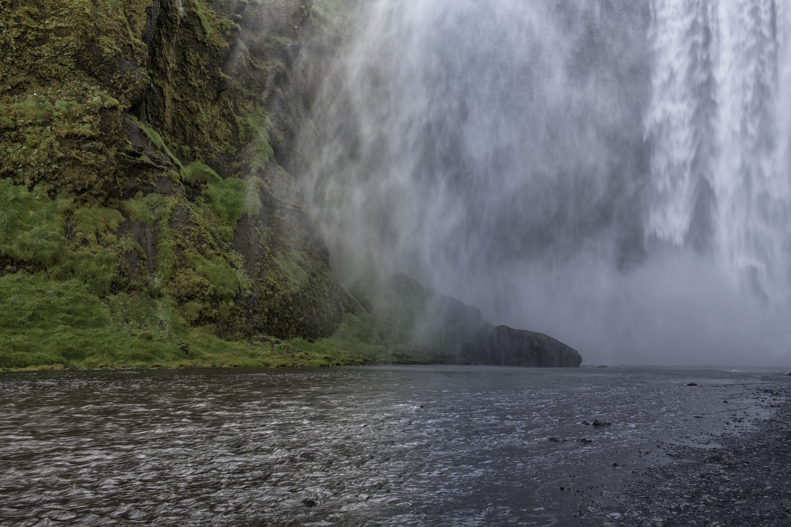 am Skogafoss