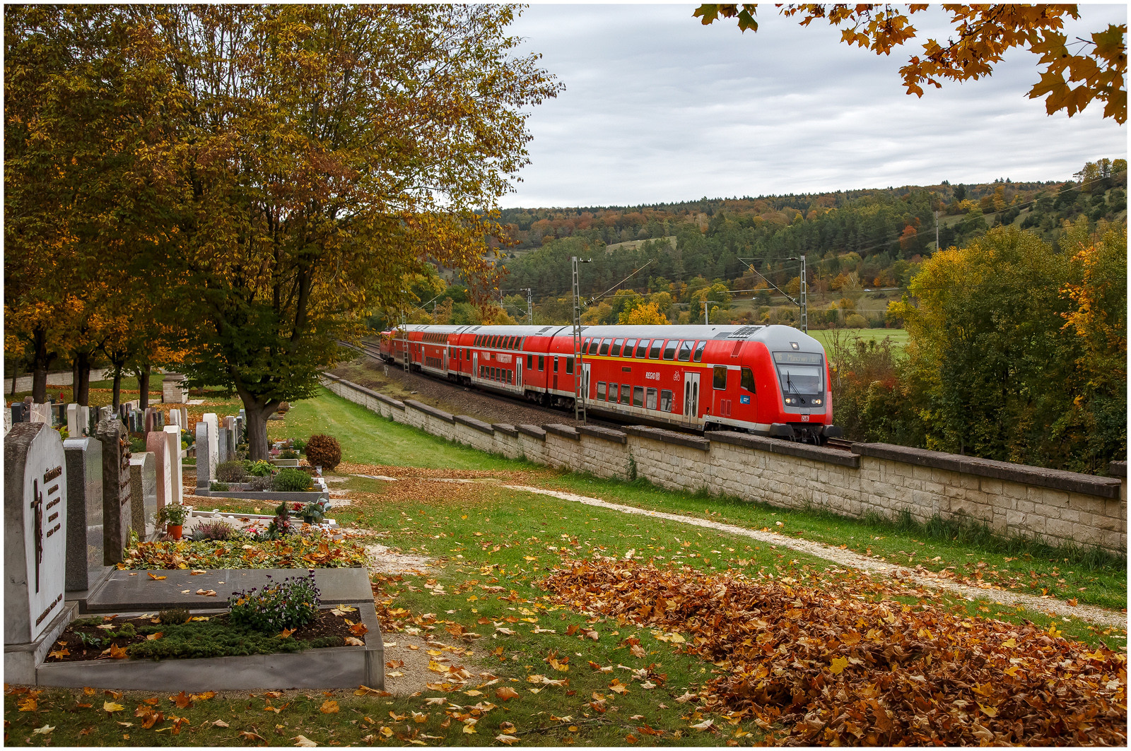 Am Solnhofener Friedhof