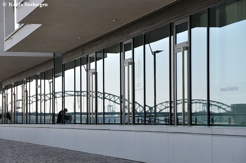 Am Sonntag im Rheinauhafen Köln