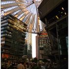 Am Sony Center ...