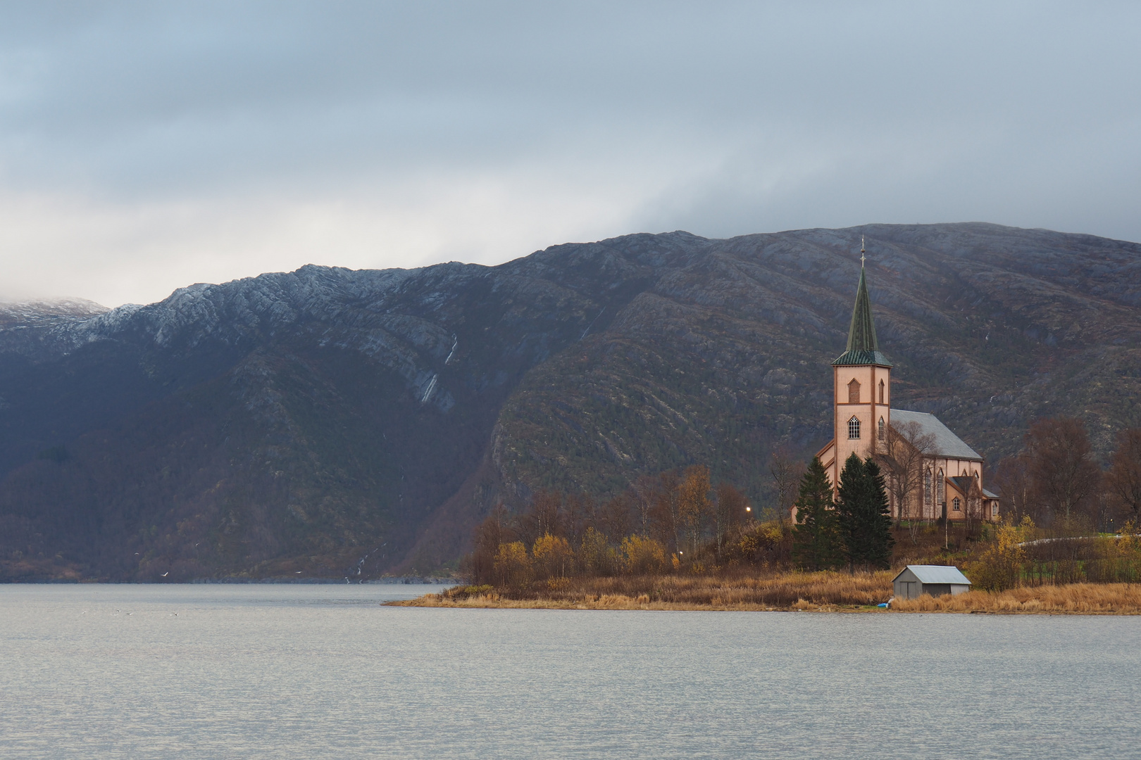 Am Sorfolda-Fjord Nähe Straumen (1)