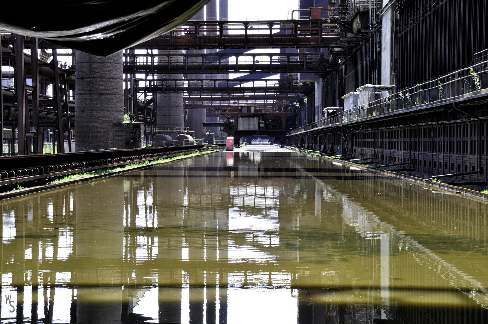 Am Spiegeldienstag eine Kühlwasserstrecke in der Zeche Zollverein