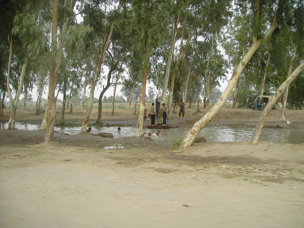 am Stadtrand von Lahore.....