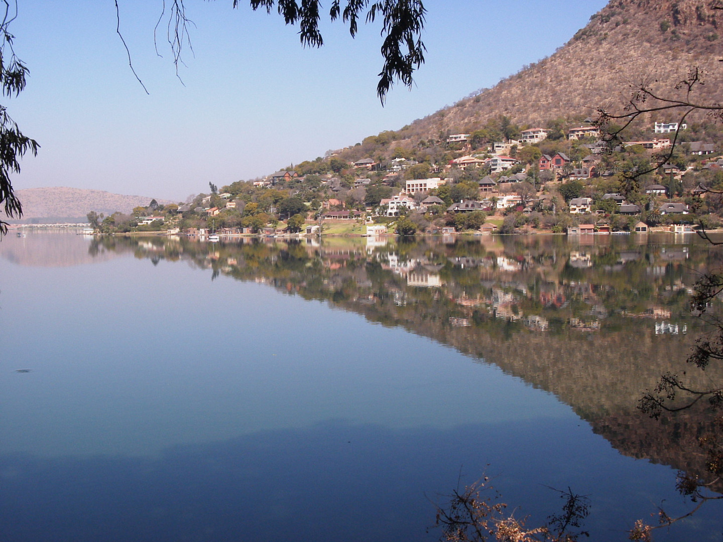 Am Stausee des Hartbeespoort Dam