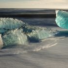 am Strand bei Jökulsarlon im Süden Islands