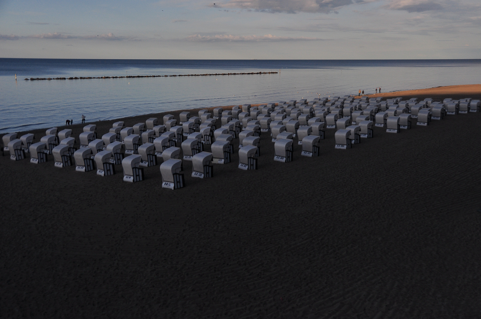 am Strand das letzte Licht