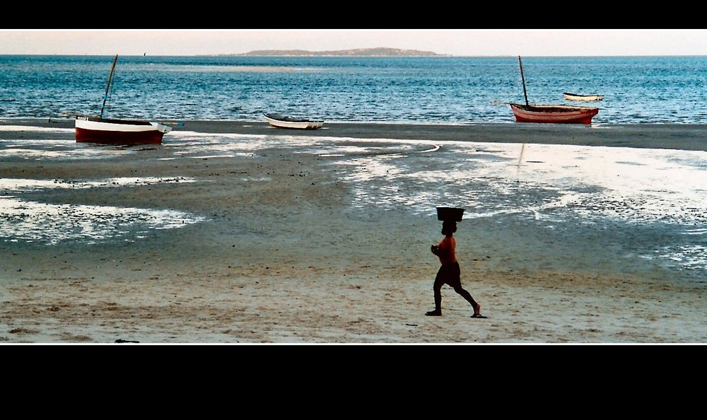 am Strand entlang...