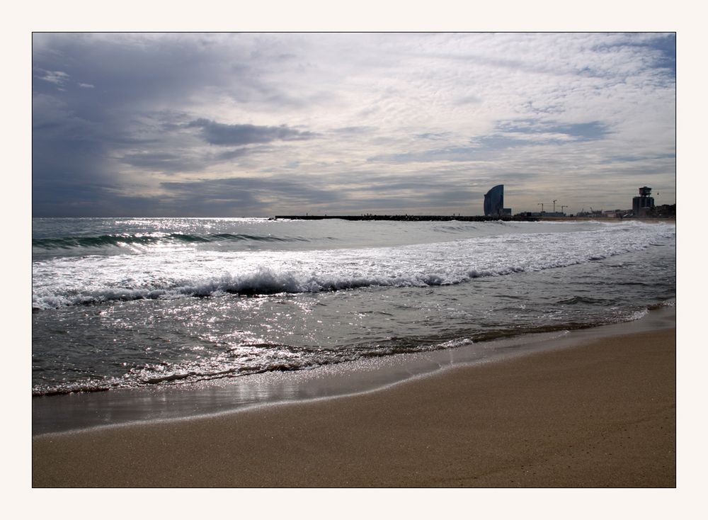 am Strand in Barcelon