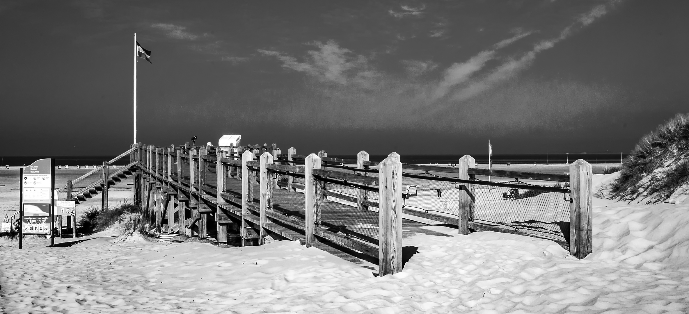 Am Strand vom Norddorf auf ..