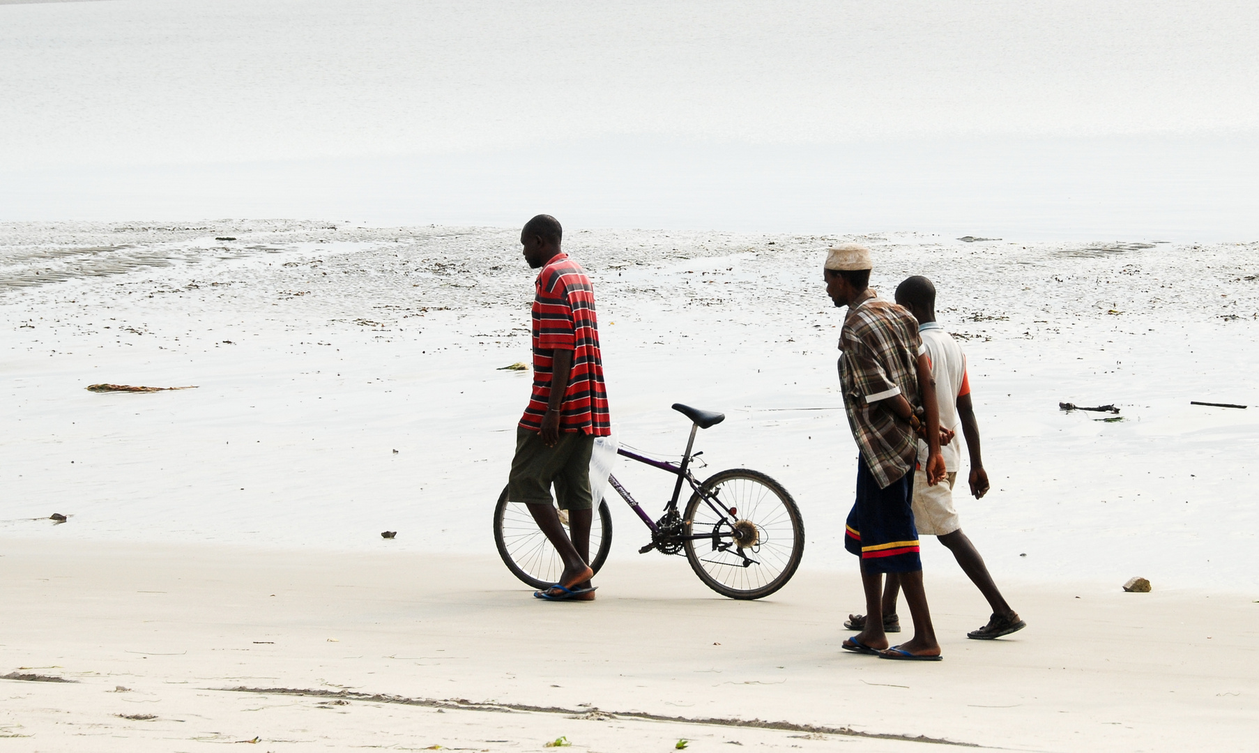 am Strand von Bagamoyo