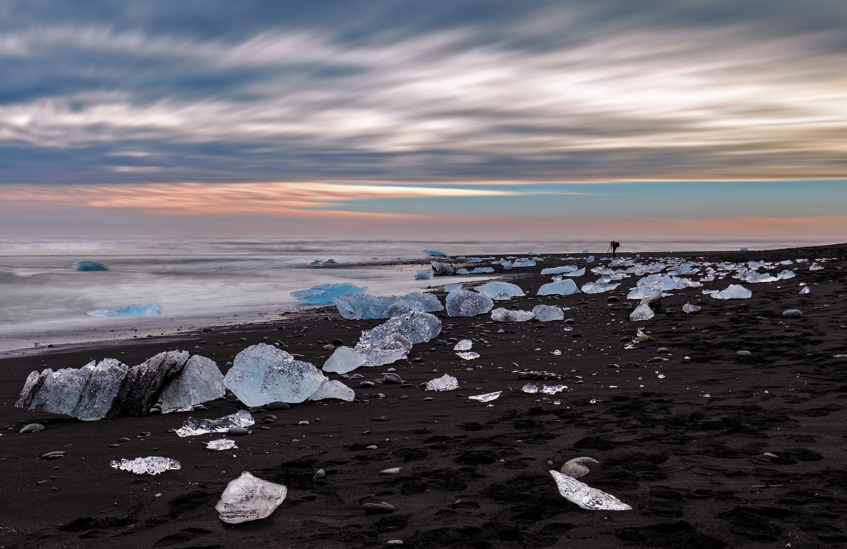 Am Strand von Jökulsárlón