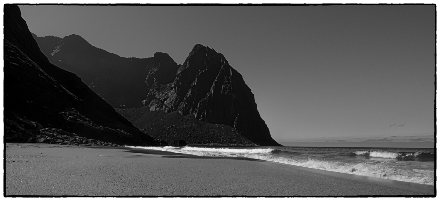 am Strand von Kvalvika