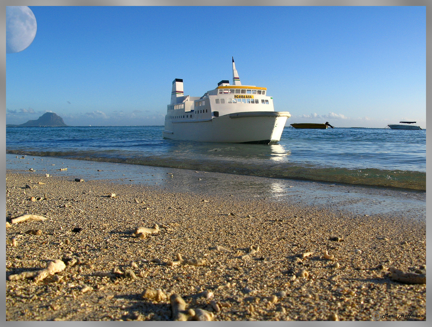 Am Strand von Mauritius