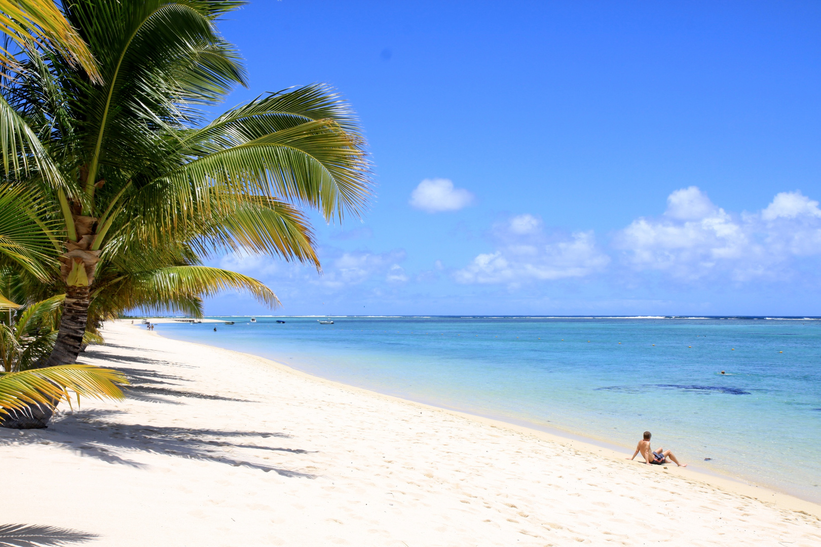 Am Strand von Mauritius