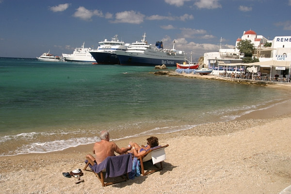 Am Strand von Myconos