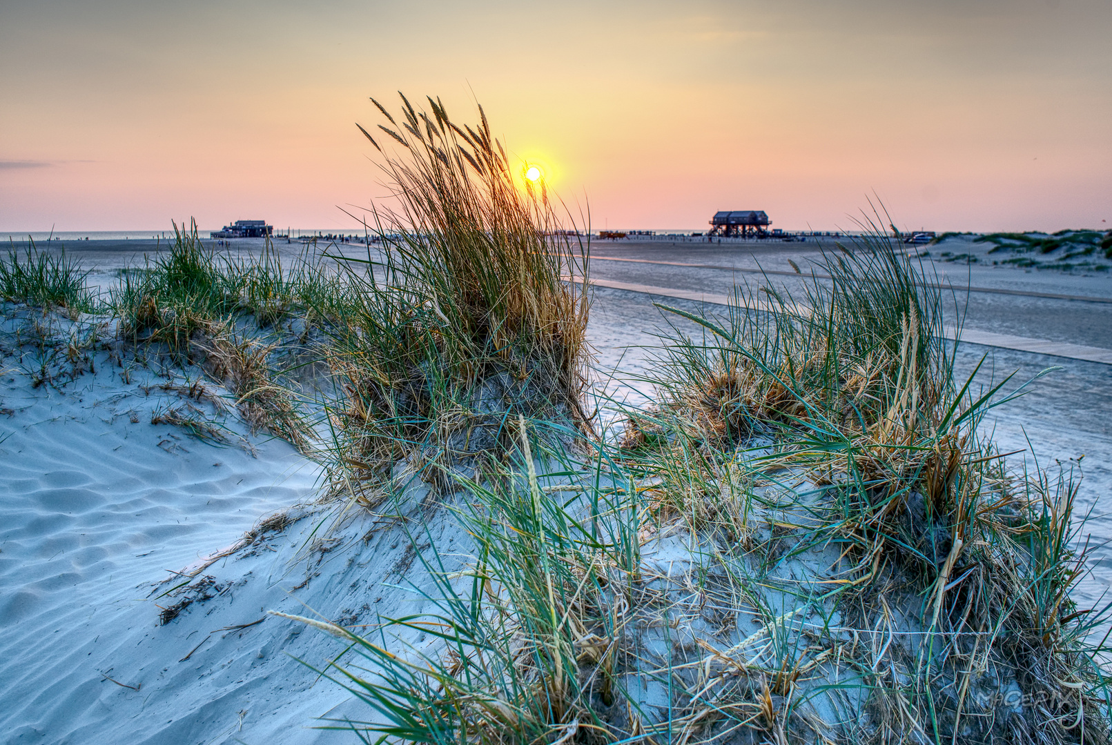 Am Strand von Sankt Peter-Ording bei Sonnenuntergang