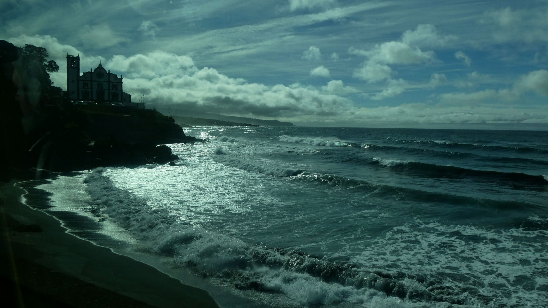 am Strand von Sao Miguel / Azoren