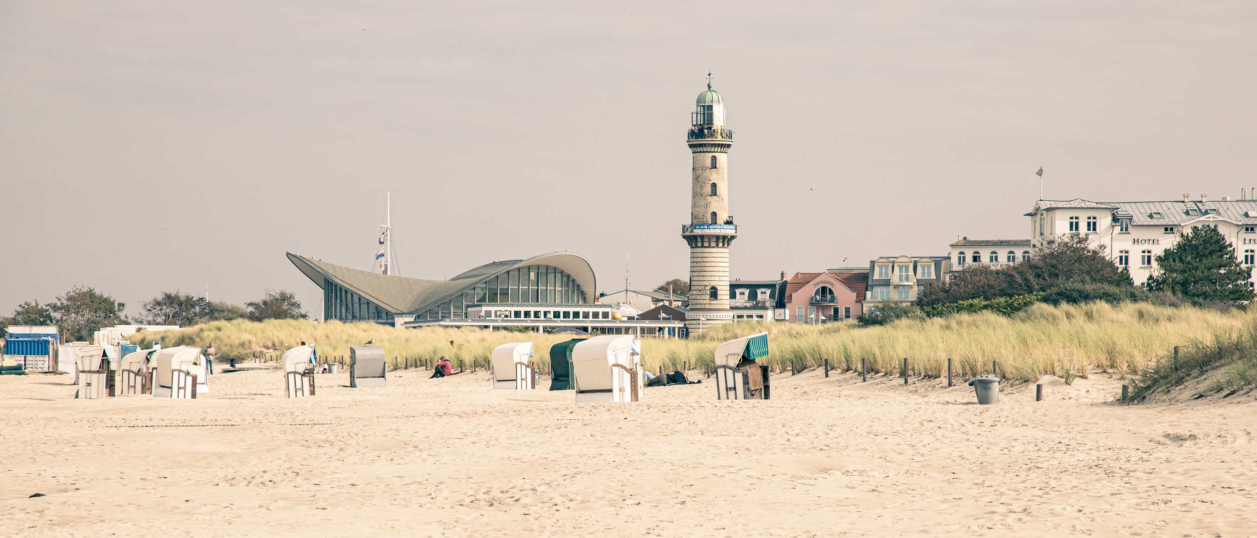 Am Strand von Warnemünde