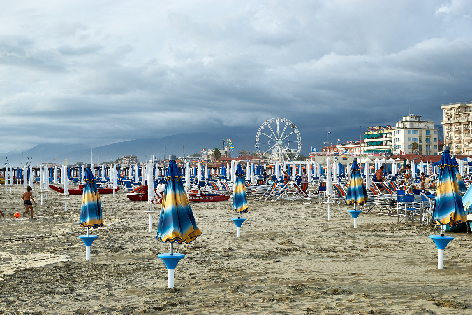 Am Strand vor dem Sturm