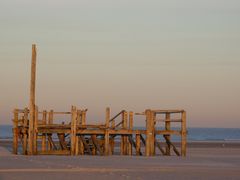 Am Strand zu früher Stunde