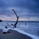 Am Strand zur blauen Stunde