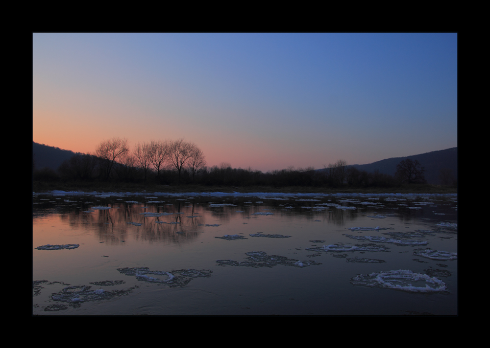 Am Strom der Zeit... - Weser-Eisgang 2012