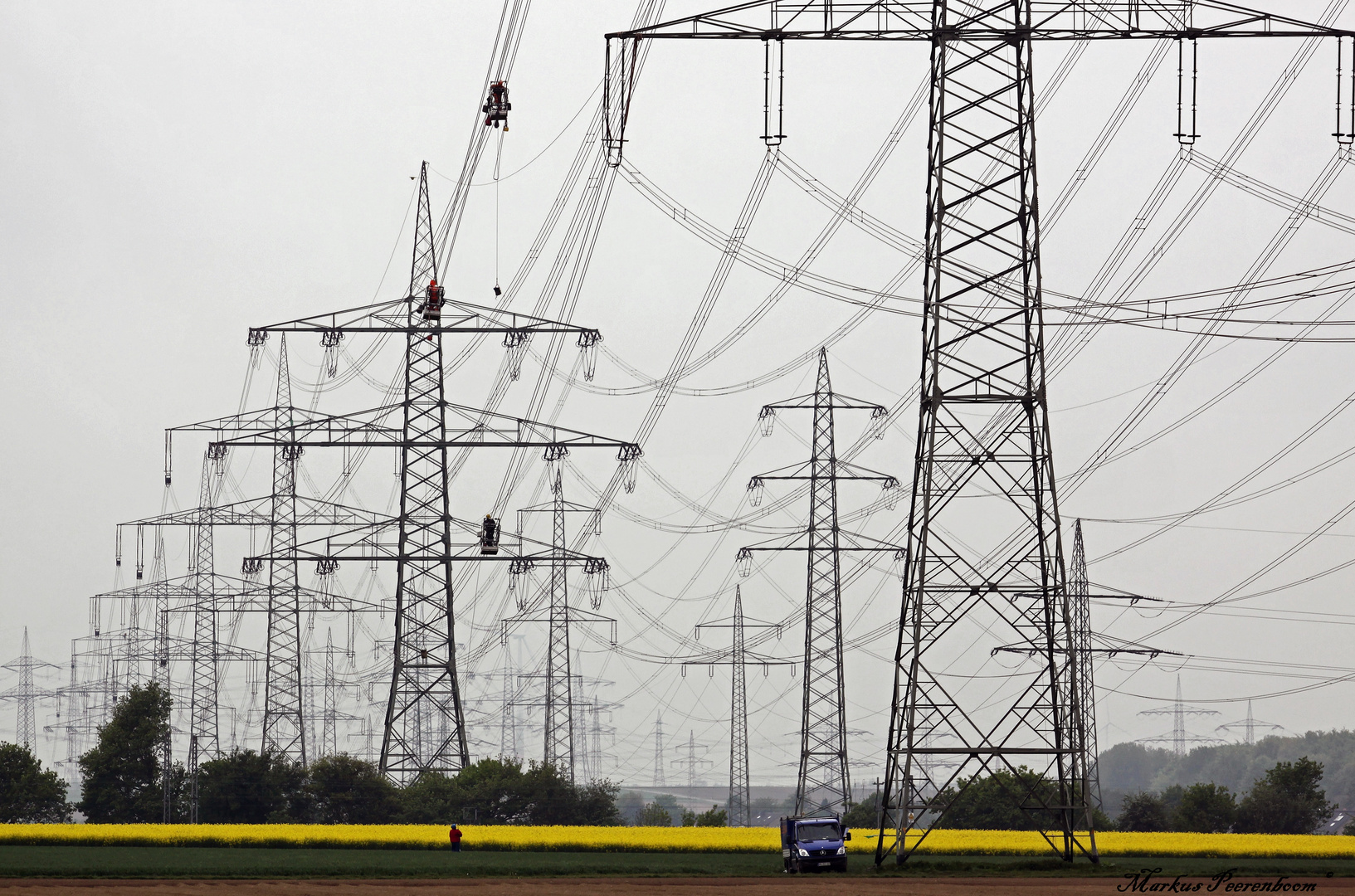 " Am Strom hängen "