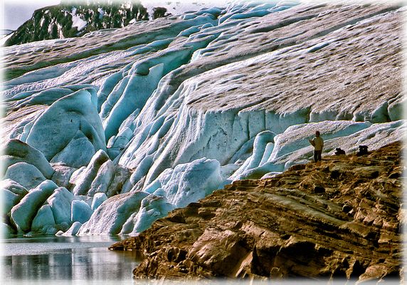 AM SVARTISEN GLETSCHER 1976