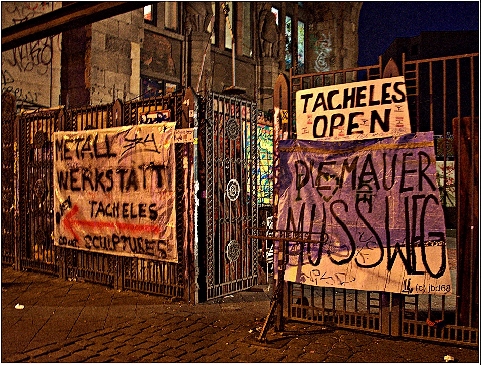 am Tacheles um 1 Uhr 26