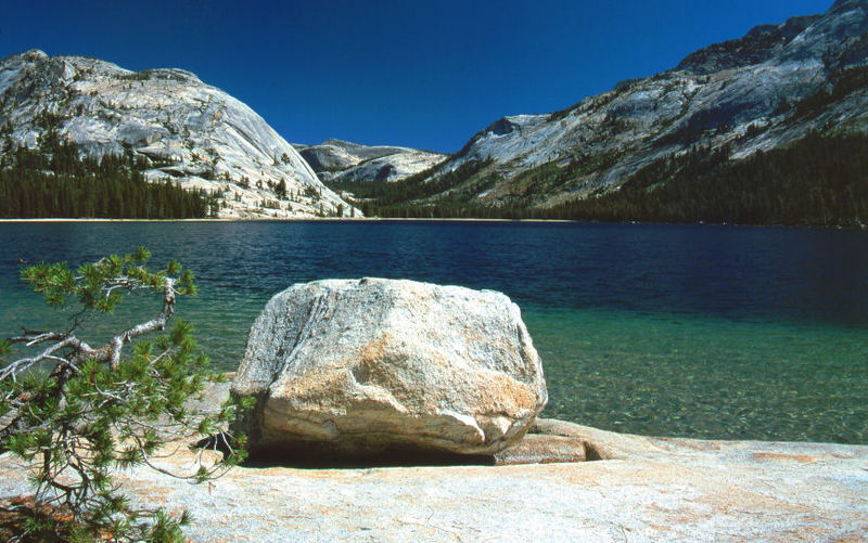 Am Tioga Lake