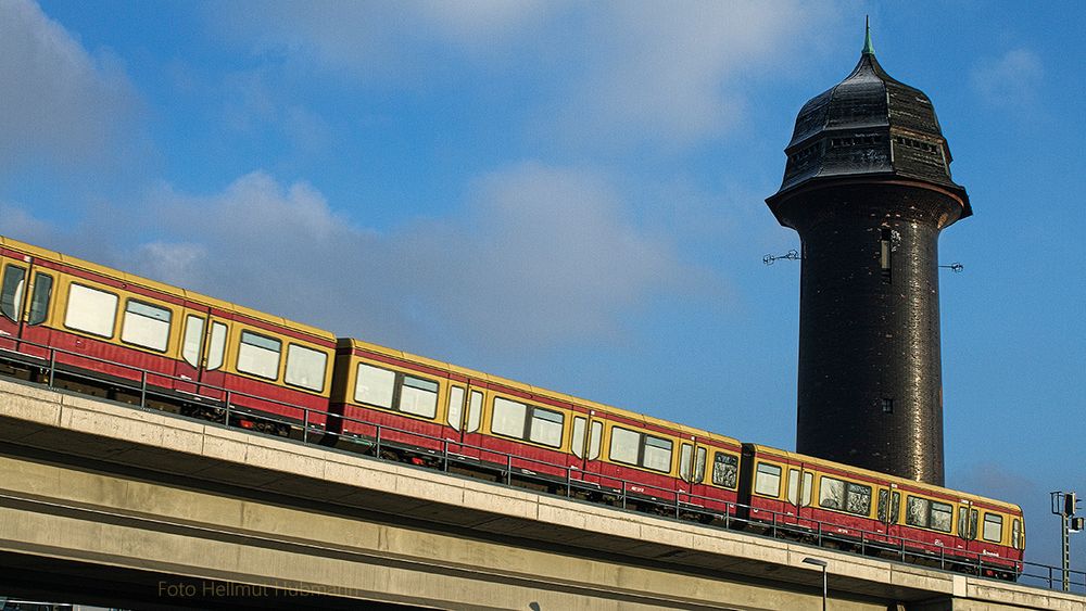 AM TURM UND AM OSTKREUZ VORBEI