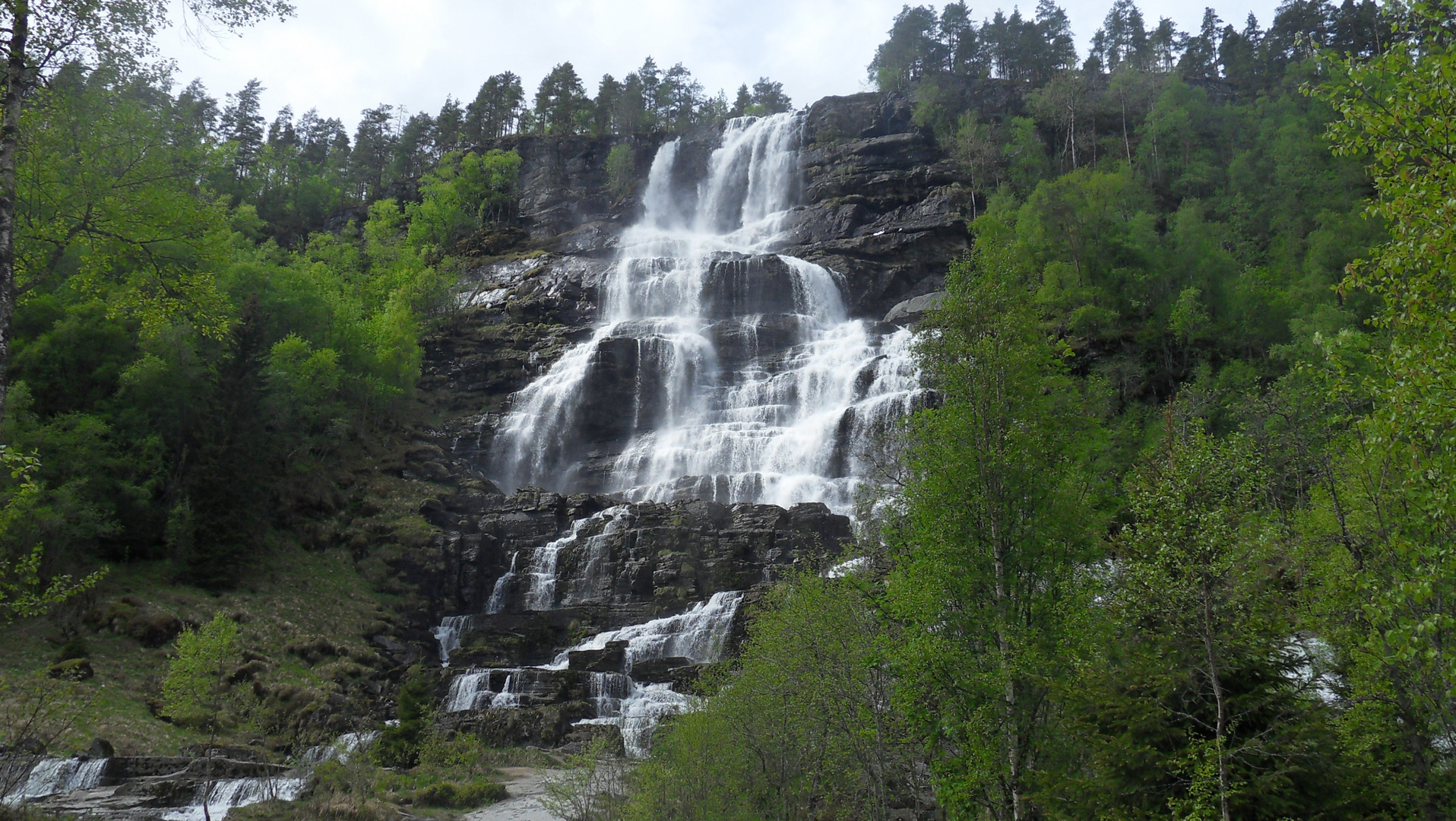 Am Tvindefossen