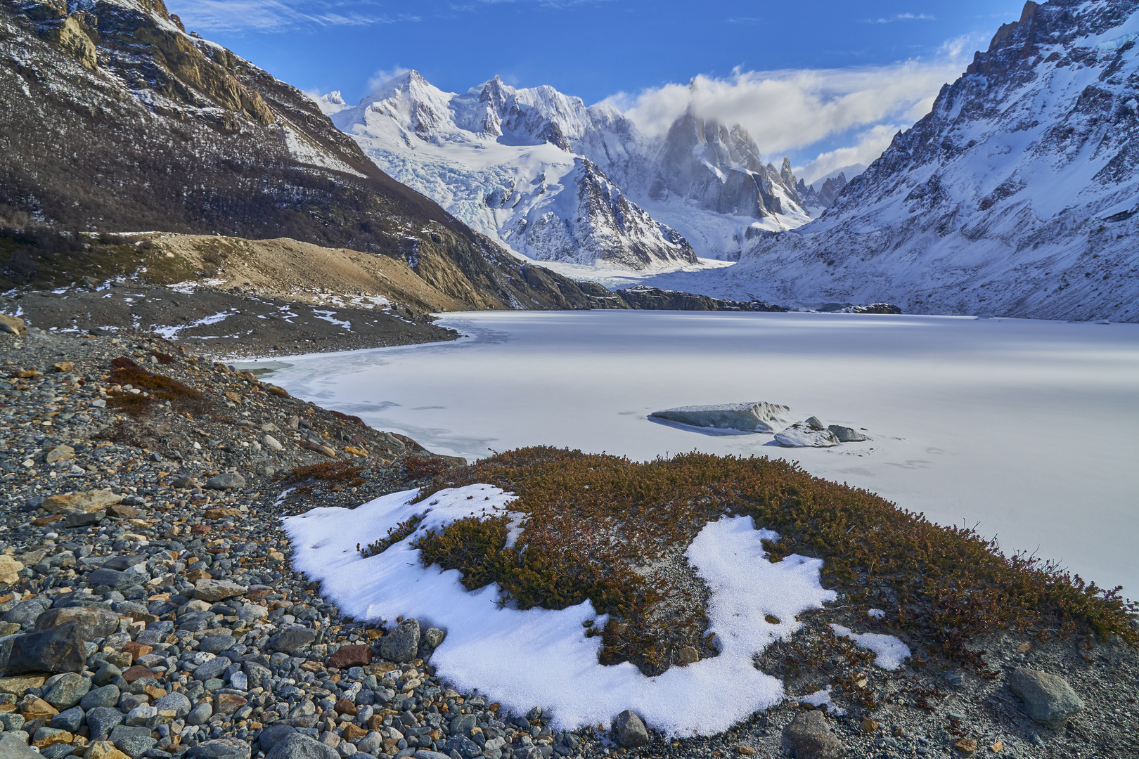 am Ufer der Laguna Torre