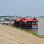 Am Ufer des Tonle Sap Flusse in Phnom Penh. Cambodia