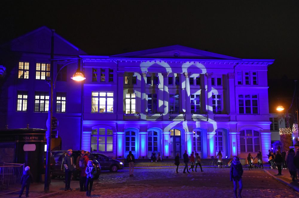 Am Universitätsplatz zur Lichtwoche 2020 in Rostock